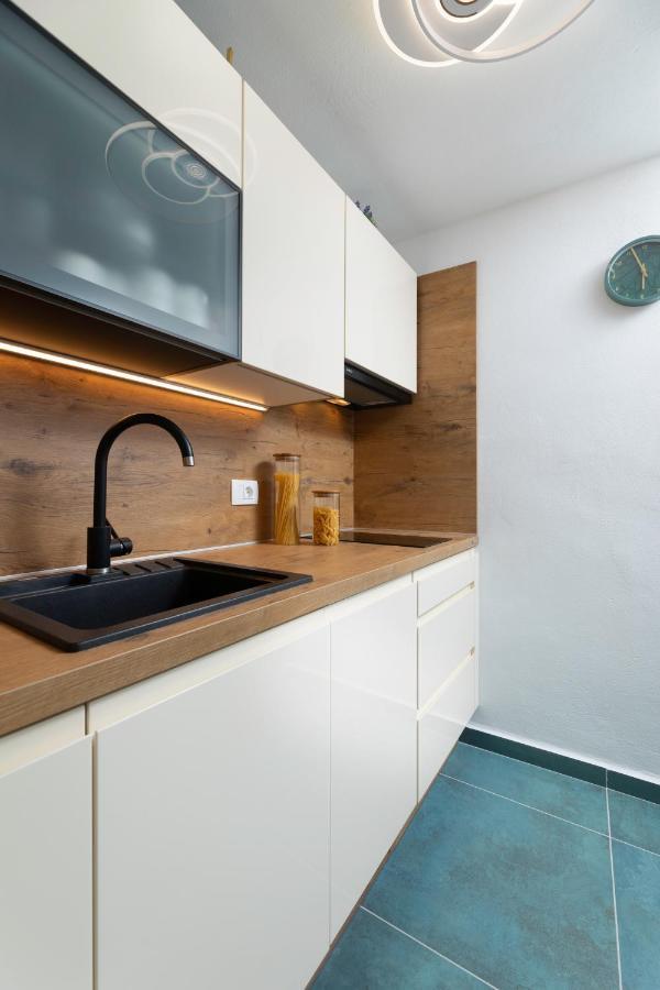 Studio, 70 Steps From The Beach Baska  Ngoại thất bức ảnh