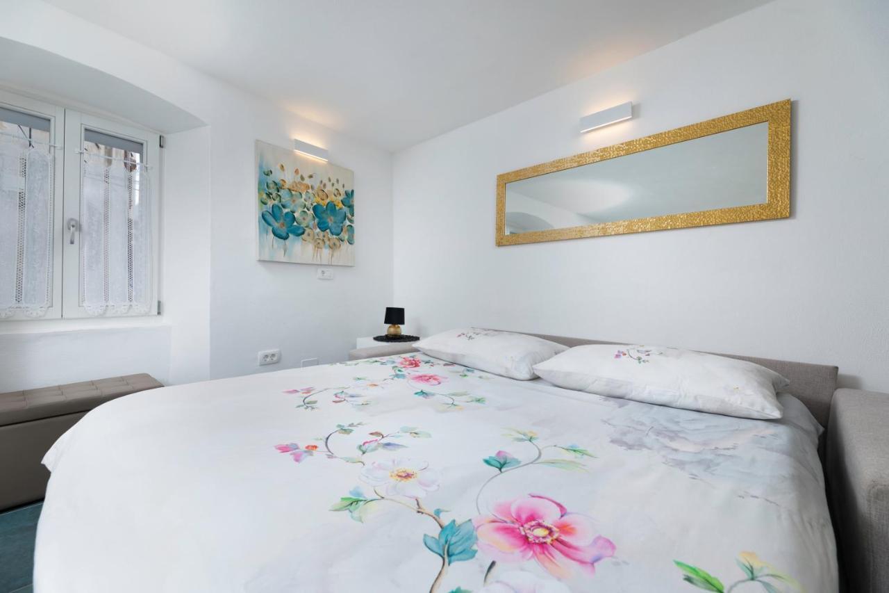 Studio, 70 Steps From The Beach Baska  Ngoại thất bức ảnh